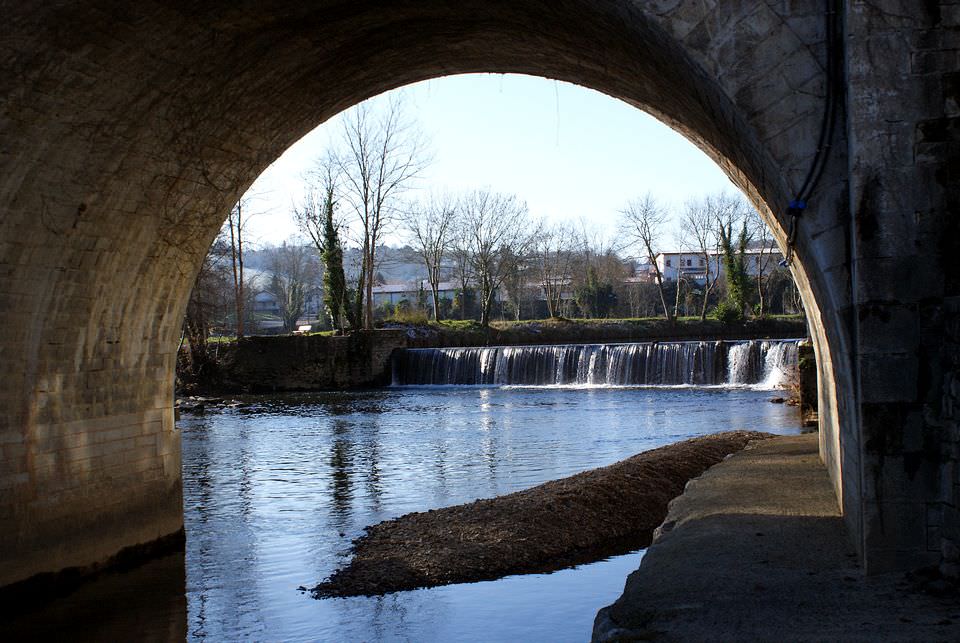 Sous le pont de la Bidouze à Saint-Palais (64)